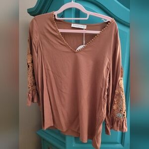 Stylish V-Neck Blouse with Lace Sleeves - Tan